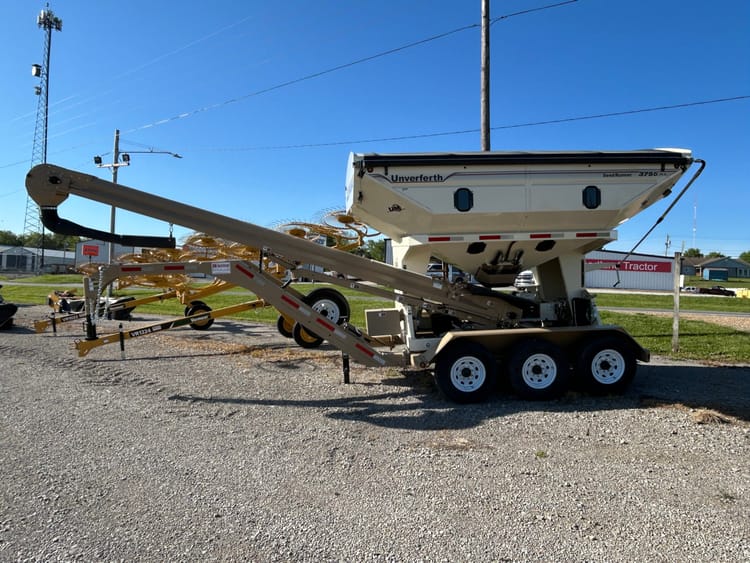 UNVERFERTH 3755 SEED TENDER