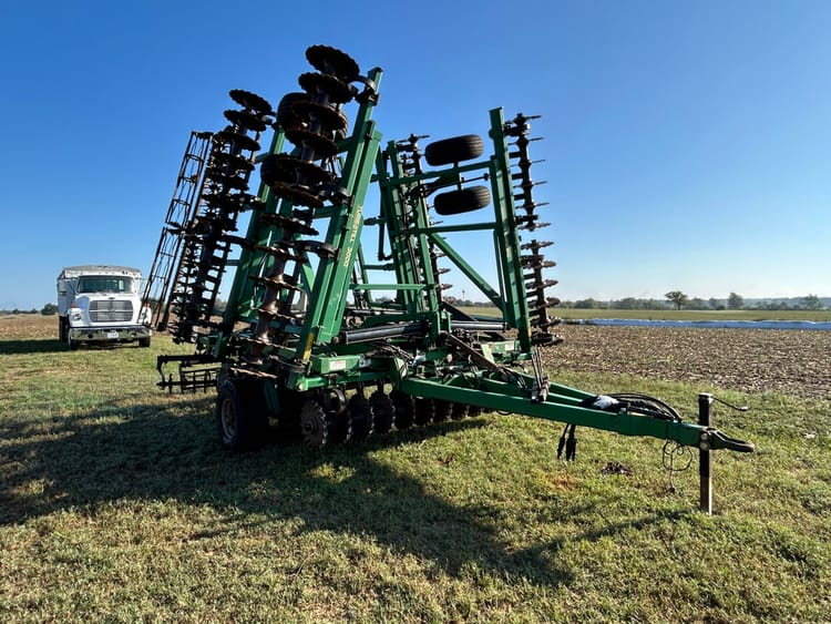 GREAT PLAINS 3000TT VERTICAL TILLAGE