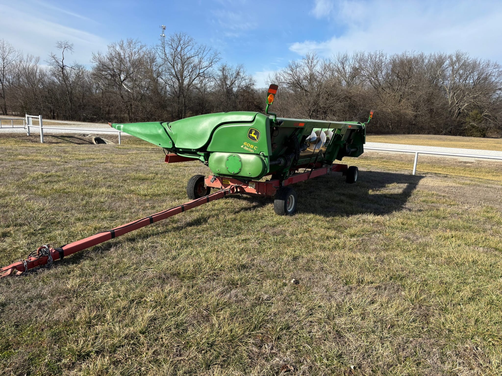 JOHN DEERE 608C CORN HEADER