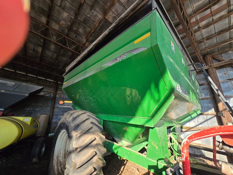 UNVERFERTH BRENT 576 GRAIN CART