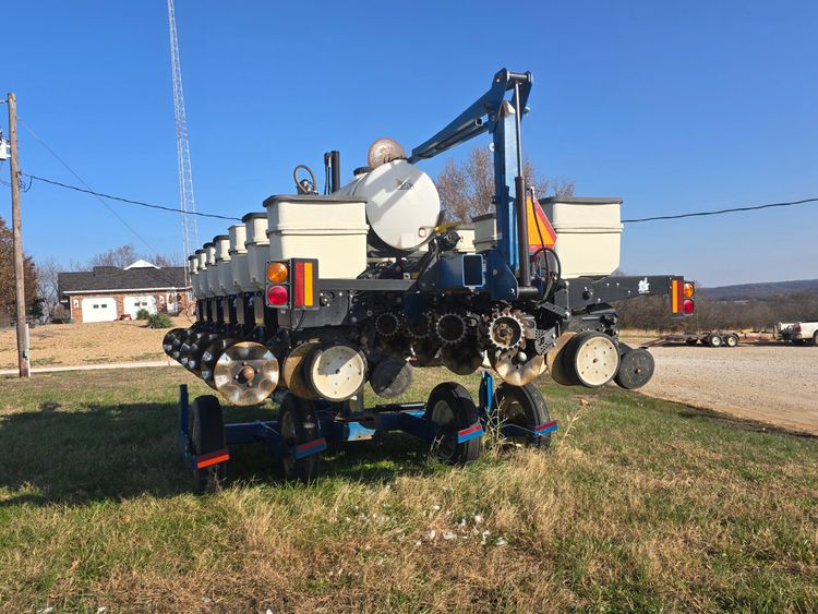 KINZE 3500 PLANTER