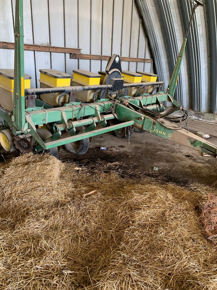 JOHN DEERE 7200 PLANTER