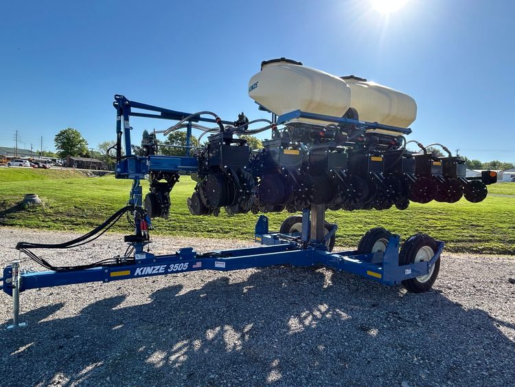 KINZE 3505 PLANTER
